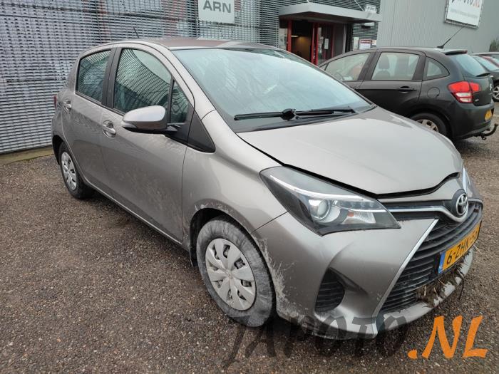 Toyota Yaris III 1 0 12V VVT I Sloopvoertuig 2015 Bruin