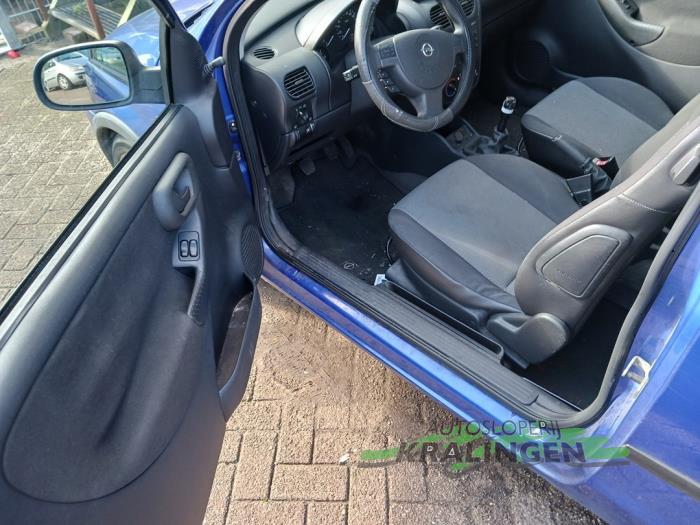 Opel Corsa C V Twin Port Sloopvoertuig Blauw