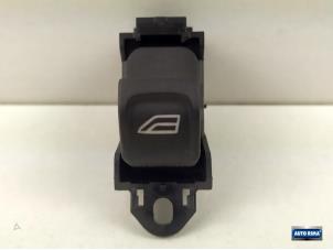 Gebruikte Raam schakelaar elektrisch Volvo V70 Prijs € 9,95 Margeregeling aangeboden door Auto Rima Druten