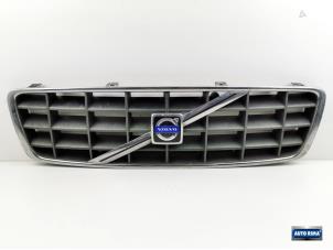 Gebruikte Grille Volvo XC70 (SZ) XC70 2.4 T 20V Prijs € 49,95 Margeregeling aangeboden door Auto Rima Druten
