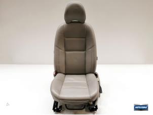 Gebruikte Voorstoel rechts Volvo V50 (MW) 2.0 D 16V Prijs € 149,95 Margeregeling aangeboden door Auto Rima Druten