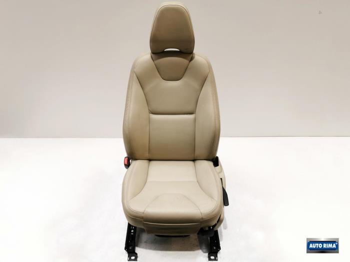 Stoelhoezen voor Volvo XC60 2 BJ vanaf 2017 in beige H5