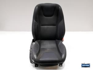 Gebruikte Voorstoel rechts Volvo S60 Prijs € 174,95 Margeregeling aangeboden door Auto Rima Druten