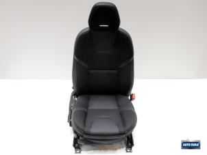 Gebruikte Voorstoel rechts Volvo V40 Prijs € 124,95 Margeregeling aangeboden door Auto Rima Druten