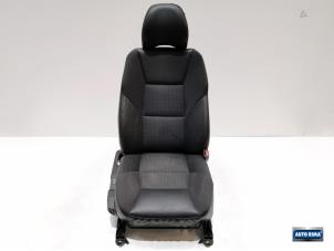 Gebruikte Voorstoel rechts Volvo S60 Prijs € 124,95 Margeregeling aangeboden door Auto Rima Druten