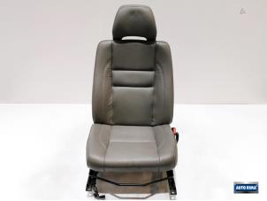 Gebruikte Voorstoel rechts Volvo 9-Serie Prijs € 99,95 Margeregeling aangeboden door Auto Rima Druten
