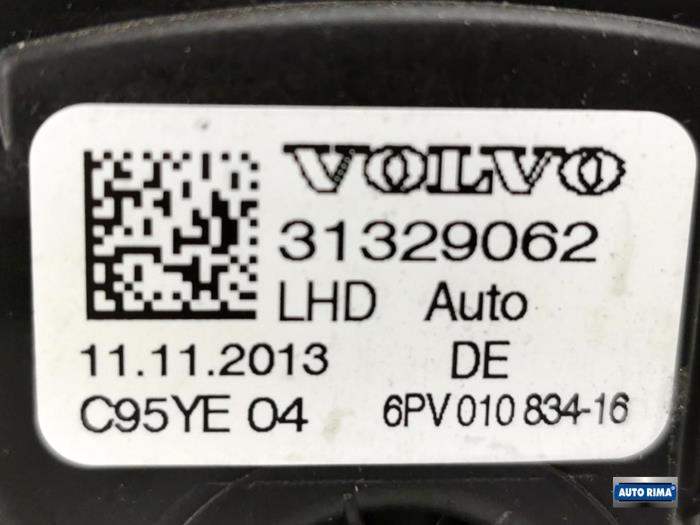 Gaspedaal van een Volvo V60 I (FW/GW) 2.4 D6 20V Plug-in Hybrid AWD 2013