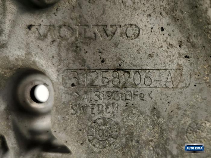 Carterpan van een Volvo XC60 I (DZ) 2.4 D3 20V 2010