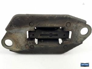 Gebruikte Motorsteun Volvo V70 (SW) 2.4 20V 140 Prijs € 24,95 Margeregeling aangeboden door Auto Rima Druten