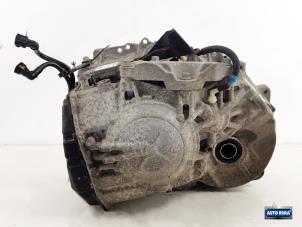 Gebruikte Automaatbak Volvo V70 (BW) 2.4 D5 20V 205 Prijs € 799,95 Margeregeling aangeboden door Auto Rima Druten