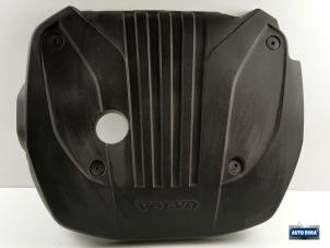 Gebruikte Afdekplaat motor Volvo S60 III (ZS) 2.0 B3 16V Mild Hybrid Geartronic Prijs € 99,95 Margeregeling aangeboden door Auto Rima Druten