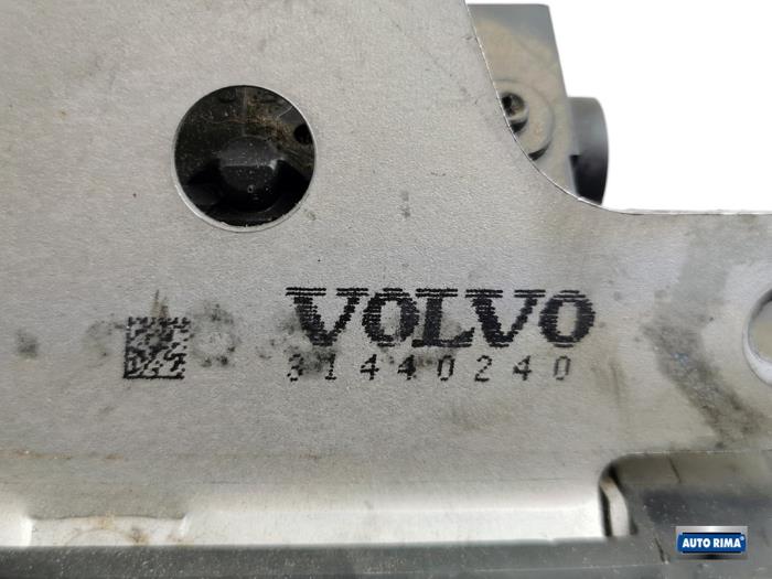 Achterklep Slotmechaniek van een Volvo V60 I (FW/GW) 2.0 D4 16V 2015