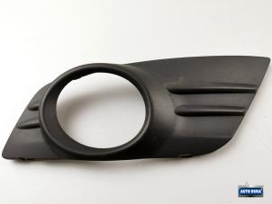 Gebruikte Afdekplaat mistlamp links Volvo C70 (MC) 2.0 D4 20V Prijs € 24,95 Margeregeling aangeboden door Auto Rima Druten
