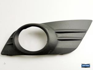 Gebruikte Afdekplaat mistlamp links Volvo C70 (MC) 2.0 D4 20V Prijs € 24,95 Margeregeling aangeboden door Auto Rima Druten
