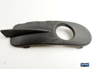Gebruikte Afdekplaat mistlamp links Volvo C70 (MC) 2.4 D5 20V Autom. Prijs € 14,95 Margeregeling aangeboden door Auto Rima Druten