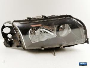 Gebruikte Koplamp rechts Volvo S80 (TR/TS) 2.5 T Turbo 20V Prijs € 299,95 Margeregeling aangeboden door Auto Rima Druten