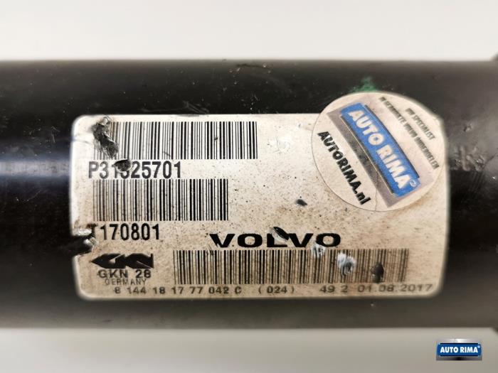 Homokineetas links-voor van een Volvo XC60 I (DZ) 2.0 D4 16V 2017