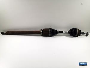 Gebruikte Aandrijfas rechts-voor Volvo V60 I (FW/GW) 2.4 D6 20V Plug-in Hybrid AWD Prijs € 99,95 Margeregeling aangeboden door Auto Rima Druten