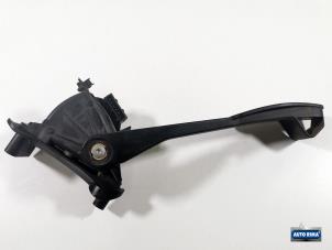 Gebruikte Gaspedaal Volvo V70 (SW) 2.4 D5 20V Prijs € 29,95 Margeregeling aangeboden door Auto Rima Druten