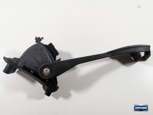 Gebruikte Gaspedaal Volvo V70 (SW) 2.4 D5 20V Prijs € 29,95 Margeregeling aangeboden door Auto Rima Druten