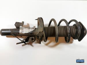 Gebruikte Mac Phersonpoot links-voor Volvo V40 (MV) 2.0 D2 16V Prijs € 49,95 Margeregeling aangeboden door Auto Rima Druten