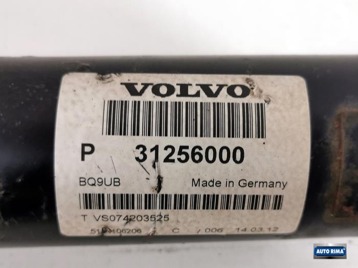 Tussenas van een Volvo XC60 I (DZ) 2.4 D5 20V AWD Geartronic 2012