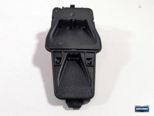 Gebruikte Sensor Remassistent Volvo XC60 I (DZ) 2.0 DRIVe 20V Prijs € 34,95 Margeregeling aangeboden door Auto Rima Druten