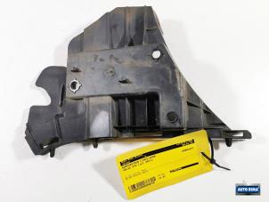 Gebruikte Bumpersteun links-voor Volvo V70 (BW) 2.0 D 16V Prijs € 24,95 Margeregeling aangeboden door Auto Rima Druten