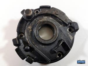 Gebruikte Oliepomp Volvo V70 (SW) 2.4 D5 20V Prijs € 49,95 Margeregeling aangeboden door Auto Rima Druten