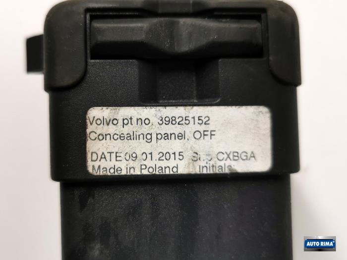 Rolhoes Bagageruimte van een Volvo V60 I (FW/GW) 2.4 D6 20V Plug-in Hybrid AWD 2015