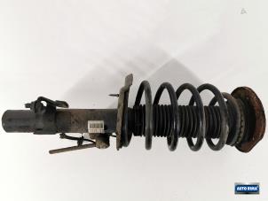 Gebruikte Mac Phersonpoot rechts-voor Volvo XC70 (BZ) 2.4 D5 20V 215 AWD Autom. Prijs € 49,95 Margeregeling aangeboden door Auto Rima Druten