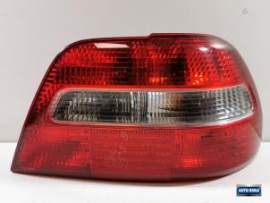 Gebruikte Achterlicht rechts Volvo S40 (VS) 1.8 16V Prijs € 49,95 Margeregeling aangeboden door Auto Rima Druten