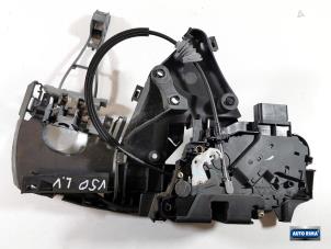 Gebruikte Portierslot Mechaniek 4Deurs links-voor Volvo V50 (MW) 1.6 D2 16V Prijs € 74,95 Margeregeling aangeboden door Auto Rima Druten