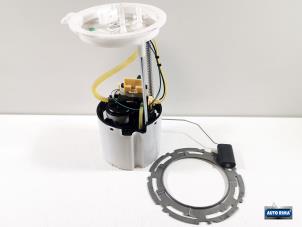 Gebruikte Benzinepomp Volvo XC40 (XZ) 2.0 B4 16V Mild Hybrid Geartronic Prijs € 99,95 Margeregeling aangeboden door Auto Rima Druten