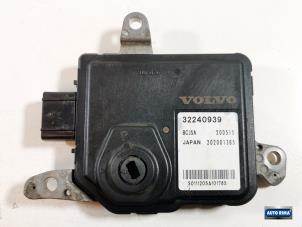 Gebruikte Computer Automatische Bak Volvo XC40 (XZ) 2.0 B4 16V Mild Hybrid Geartronic Prijs € 299,95 Margeregeling aangeboden door Auto Rima Druten