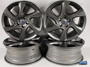 Gebruikte Sportvelgen Set Volvo V40 Cross Country (MZ) 1.6 D2 Prijs € 349,95 Margeregeling aangeboden door Auto Rima Druten