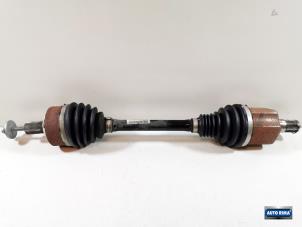 Gebruikte Aandrijfas links-voor Volvo XC60 II (UZ) 2.0 T5 16V Prijs € 224,95 Margeregeling aangeboden door Auto Rima Druten