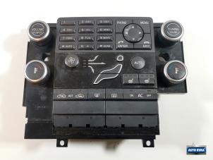 Gebruikte Chaufage Bedieningspaneel Volvo V70 (BW) 2.4 D5 20V AWD Prijs € 39,95 Margeregeling aangeboden door Auto Rima Druten