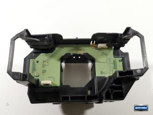 Gebruikte Combischakelaar Stuurkolom Volvo V60 I (FW/GW) 2.0 D3 20V Prijs € 34,95 Margeregeling aangeboden door Auto Rima Druten