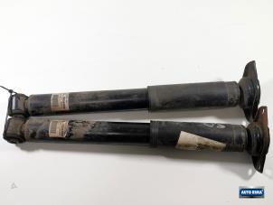 Gebruikte Schokdemper set Volvo S80 (AR/AS) 2.5 T Turbo 20V AWD Prijs € 74,95 Margeregeling aangeboden door Auto Rima Druten