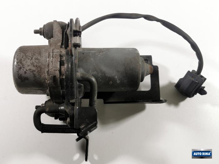 Gebruikte Vacuumpomp (Benzine) Volvo V70 (BW) 2.0 T 16V Prijs € 99,95 Margeregeling aangeboden door Auto Rima Druten