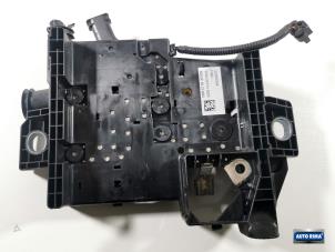 Gebruikte Zekeringkast Volvo XC40 (XZ) 1.5 T3 12V Prijs € 149,95 Margeregeling aangeboden door Auto Rima Druten