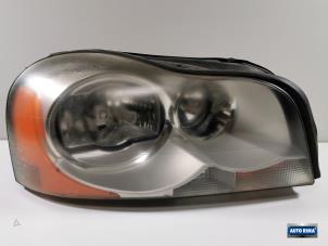 Gebruikte Koplamp rechts Volvo XC90 I 2.9 T6 24V Prijs € 349,95 Margeregeling aangeboden door Auto Rima Druten
