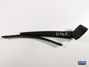 Gebruikte Ruitenwisserarm achter Volvo V40 (MV) 1.6 D 16V Prijs € 19,95 Margeregeling aangeboden door Auto Rima Druten