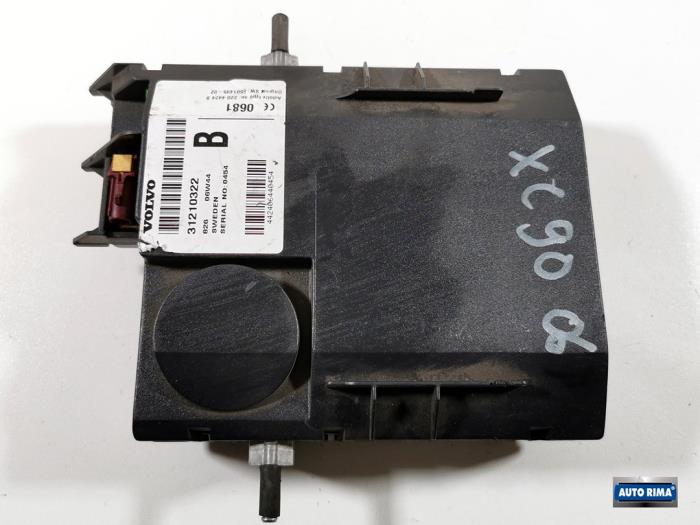 Gebruikte Module Telefoon Volvo XC90 I 2.4 D5 20V Prijs € 39,95 Margeregeling aangeboden door Auto Rima Druten