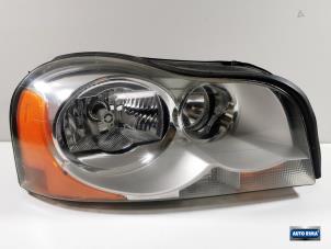 Gebruikte Koplamp rechts Volvo XC90 I 2.5 T 20V Prijs € 349,95 Margeregeling aangeboden door Auto Rima Druten