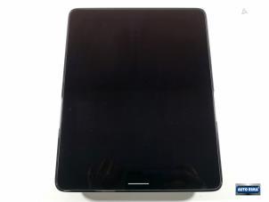 Gebruikte Display Multi Media regelunit Polestar Polestar 2 63kWh Standard Range Single Motor Prijs € 399,95 Margeregeling aangeboden door Auto Rima Druten