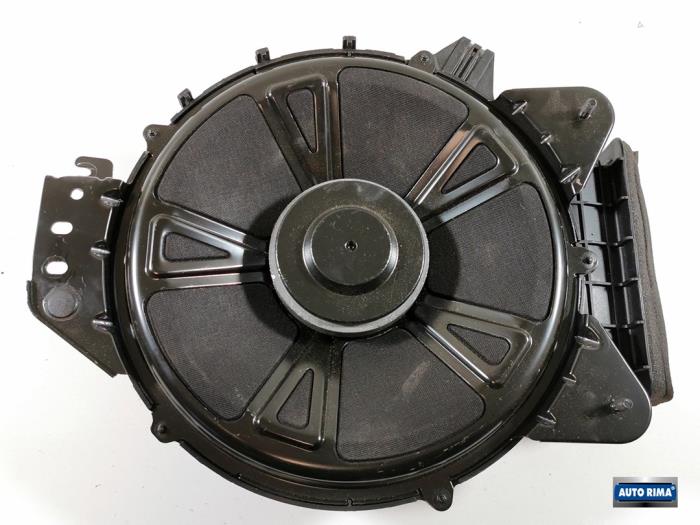 Gebruikte Subwoofer Volvo XC90 II 2.0 T8 16V Twin Engine Polestar AWD Prijs € 199,95 Margeregeling aangeboden door Auto Rima 