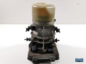 Gebruikte Pomp Servo Volvo V60 I (FW/GW) 1.6 T3 16V Prijs € 74,95 Margeregeling aangeboden door Auto Rima Druten