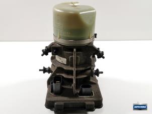 Gebruikte Pomp Servo Volvo V60 I (FW/GW) 1.6 T3 16V Prijs € 74,95 Margeregeling aangeboden door Auto Rima Druten
